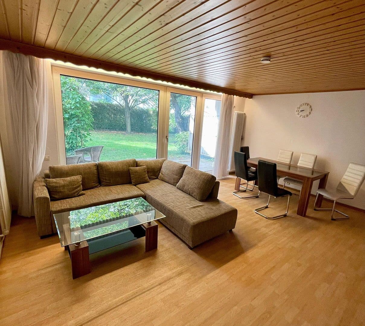 Prodej domu 554 m², pozemek 850 m², Spiegelgartenstr. 40, Herzogenaurach, Bavorsko Prodej domu 554 m², pozemek 850 m², Spiegelgartenstr. 40, Herzogenaurach, Bavorsko