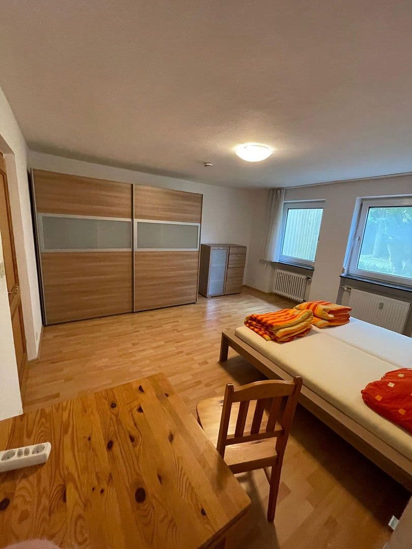 Prodej domu 554 m², pozemek 850 m², Spiegelgartenstr. 40, Herzogenaurach, Bavorsko Prodej domu 554 m², pozemek 850 m², Spiegelgartenstr. 40, Herzogenaurach, Bavorsko