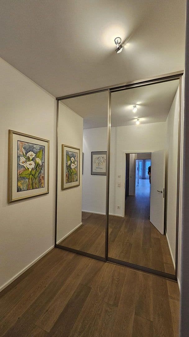 Prodej bytu 3+1 199 m², Köln, Severní Porýní-Vestfálsko Prodej bytu 3+1 199 m², Köln, Severní Porýní-Vestfálsko