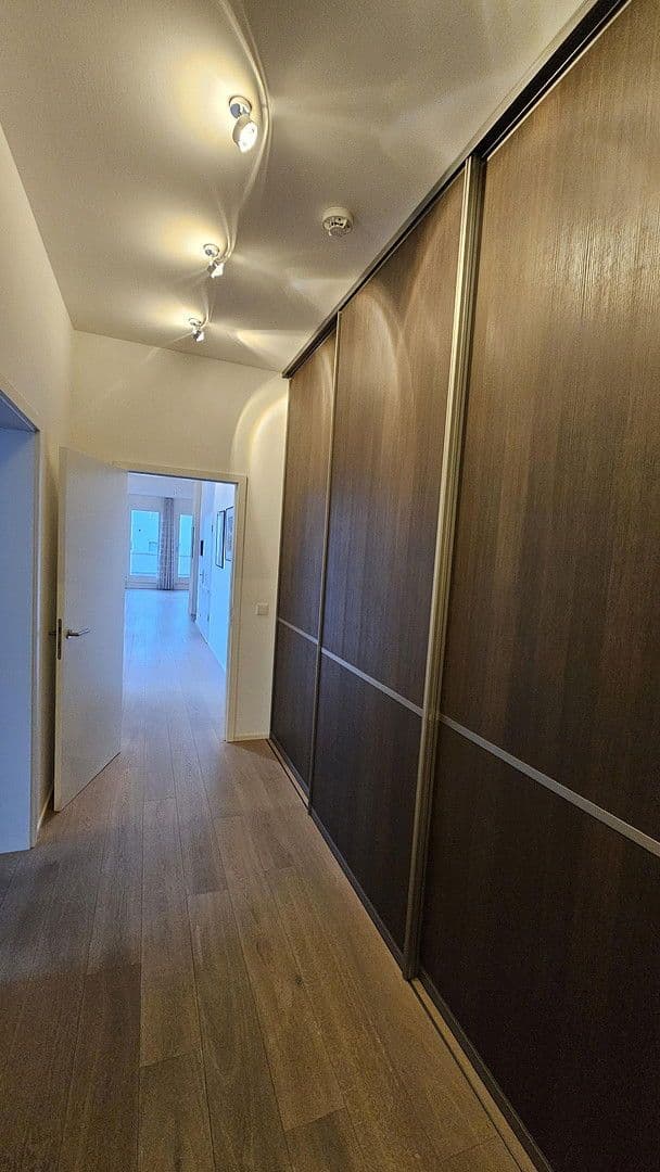 Prodej bytu 3+1 199 m², Köln, Severní Porýní-Vestfálsko Prodej bytu 3+1 199 m², Köln, Severní Porýní-Vestfálsko