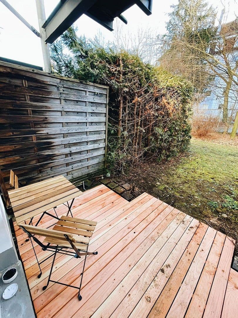 Pronájem bytu 1+1 33 m², Boschetsrieder Straße 55, München, Bavorsko Pronájem bytu 1+1 33 m², Boschetsrieder Straße 55, München, Bavorsko