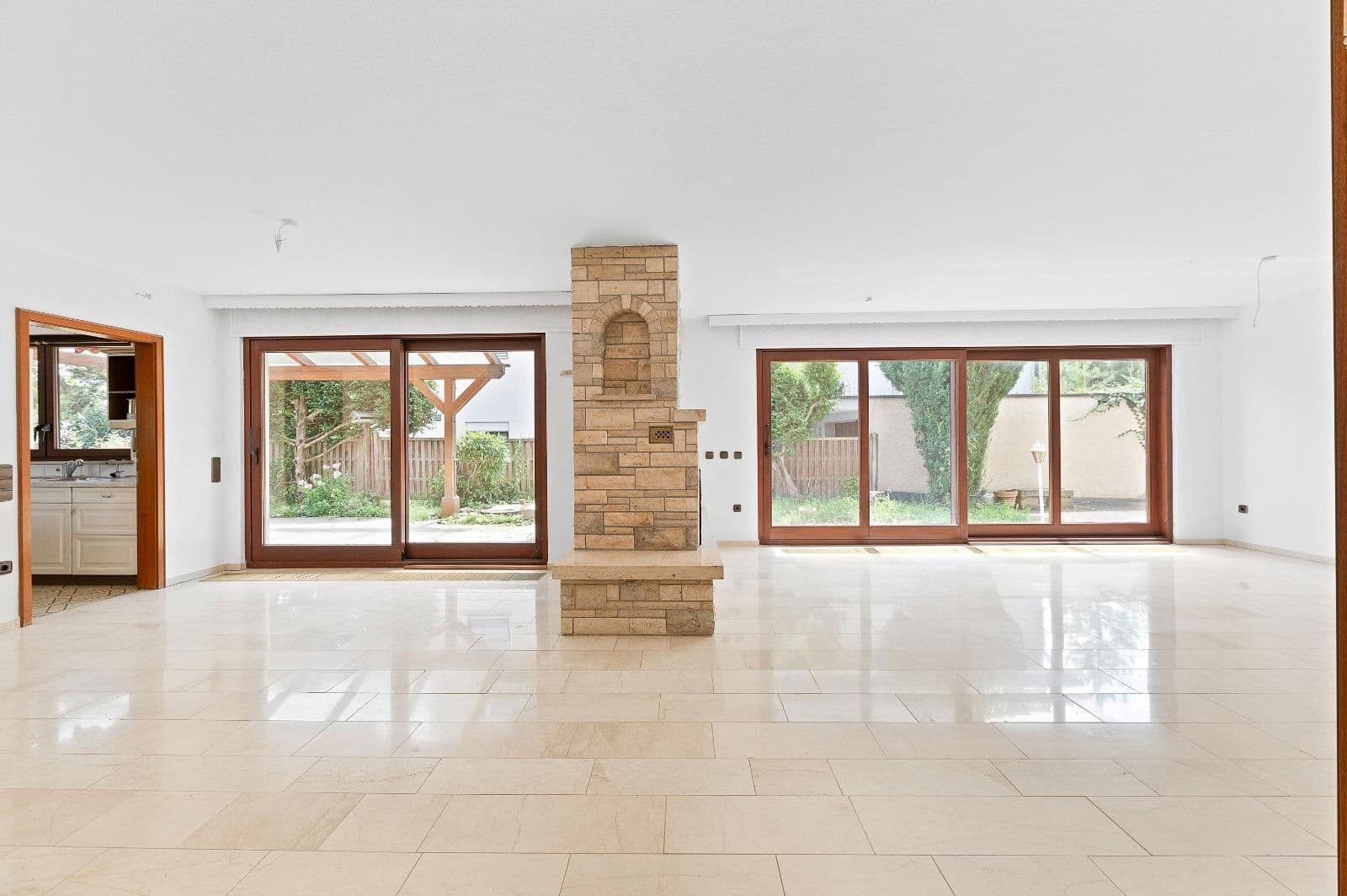 Prodej domu 320 m², pozemek 538 m², Gustav-Werner-Straße 10, Bönnigheim, Bádensko-Württembersko Prodej domu 320 m², pozemek 538 m², Gustav-Werner-Straße 10, Bönnigheim, Bádensko-Württembersko