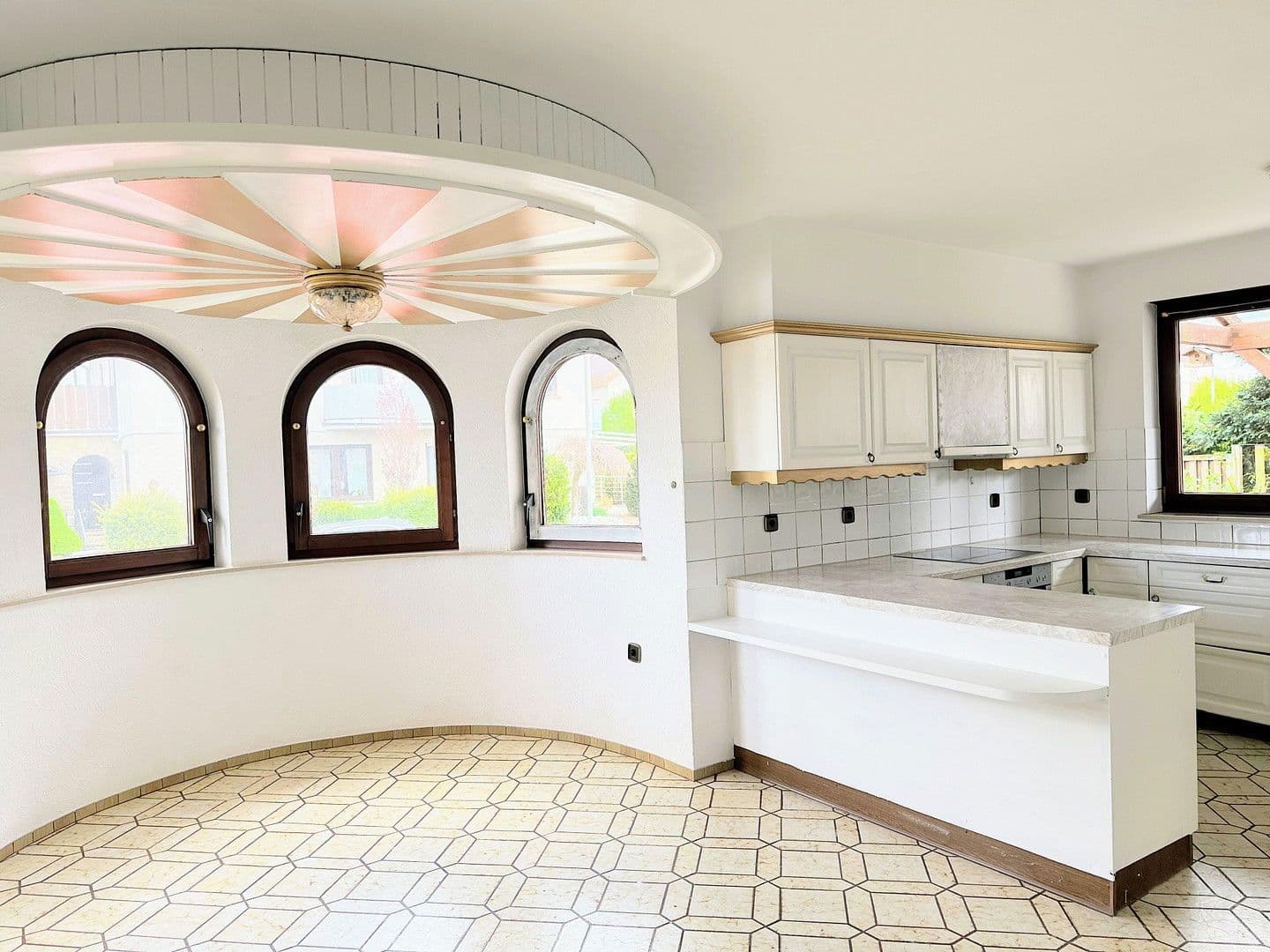 Prodej domu 320 m², pozemek 538 m², Gustav-Werner-Straße 10, Bönnigheim, Bádensko-Württembersko Prodej domu 320 m², pozemek 538 m², Gustav-Werner-Straße 10, Bönnigheim, Bádensko-Württembersko