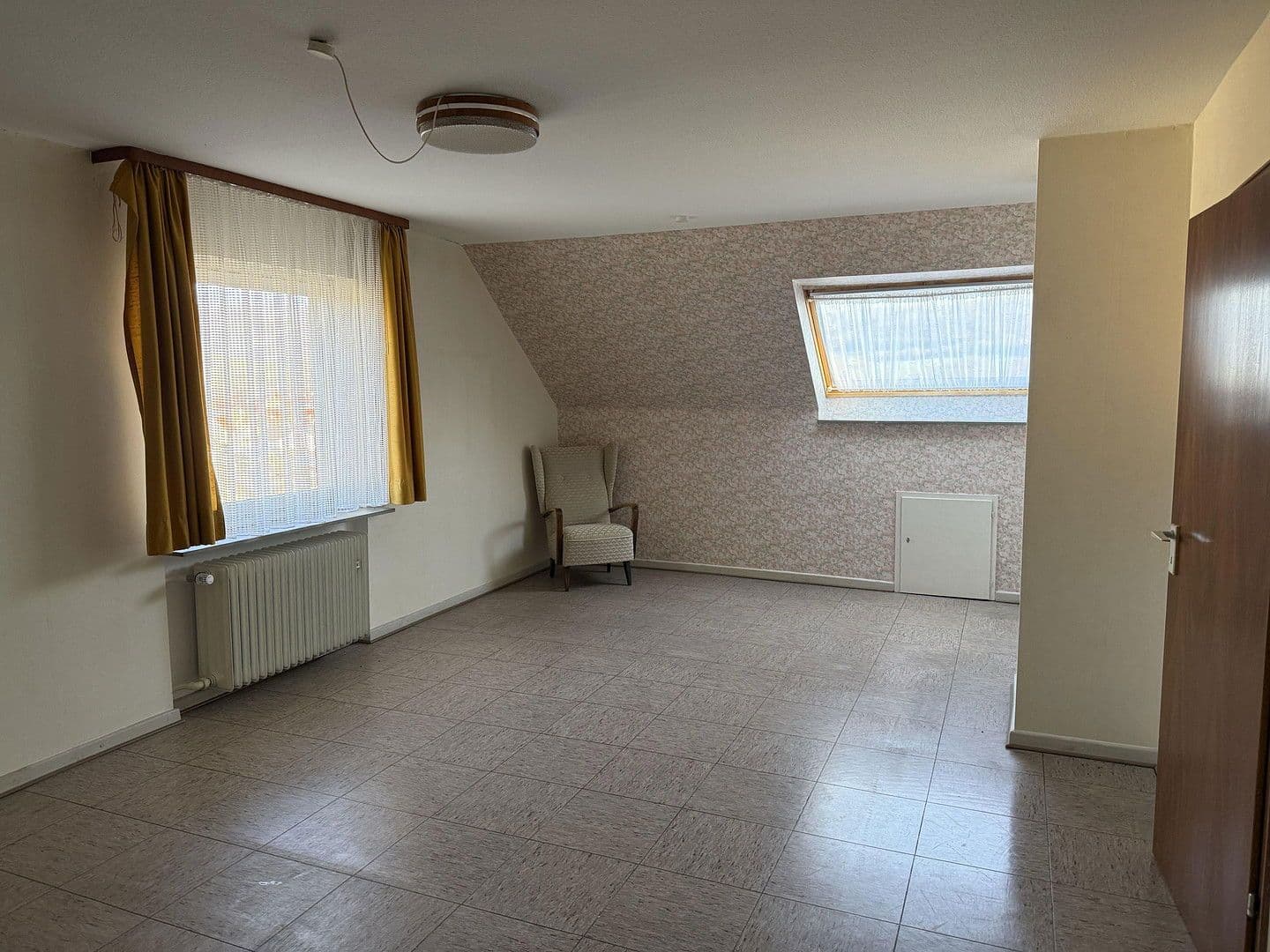 Prodej domu 190 m², pozemek 1.248 m², Reinhardshagen, Hessen Prodej domu 190 m², pozemek 1.248 m², Reinhardshagen, Hessen