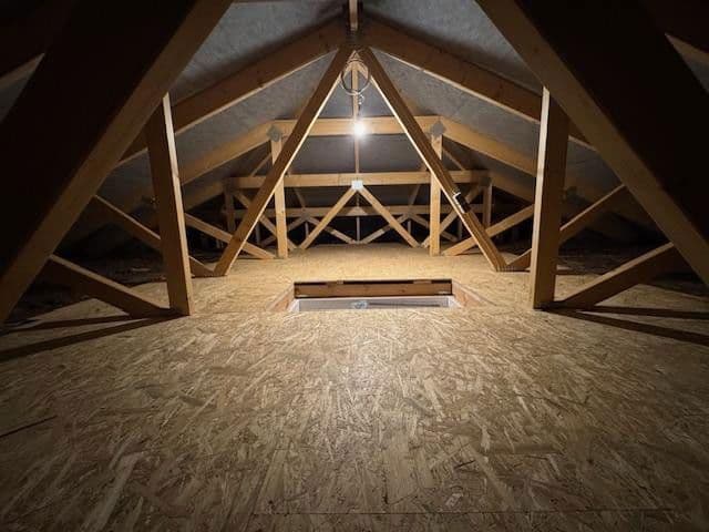 Pronájem domu 137 m², pozemek 300 m², Tiniusstr. 35, Berlin, Berlín Pronájem domu 137 m², pozemek 300 m², Tiniusstr. 35, Berlin, Berlín