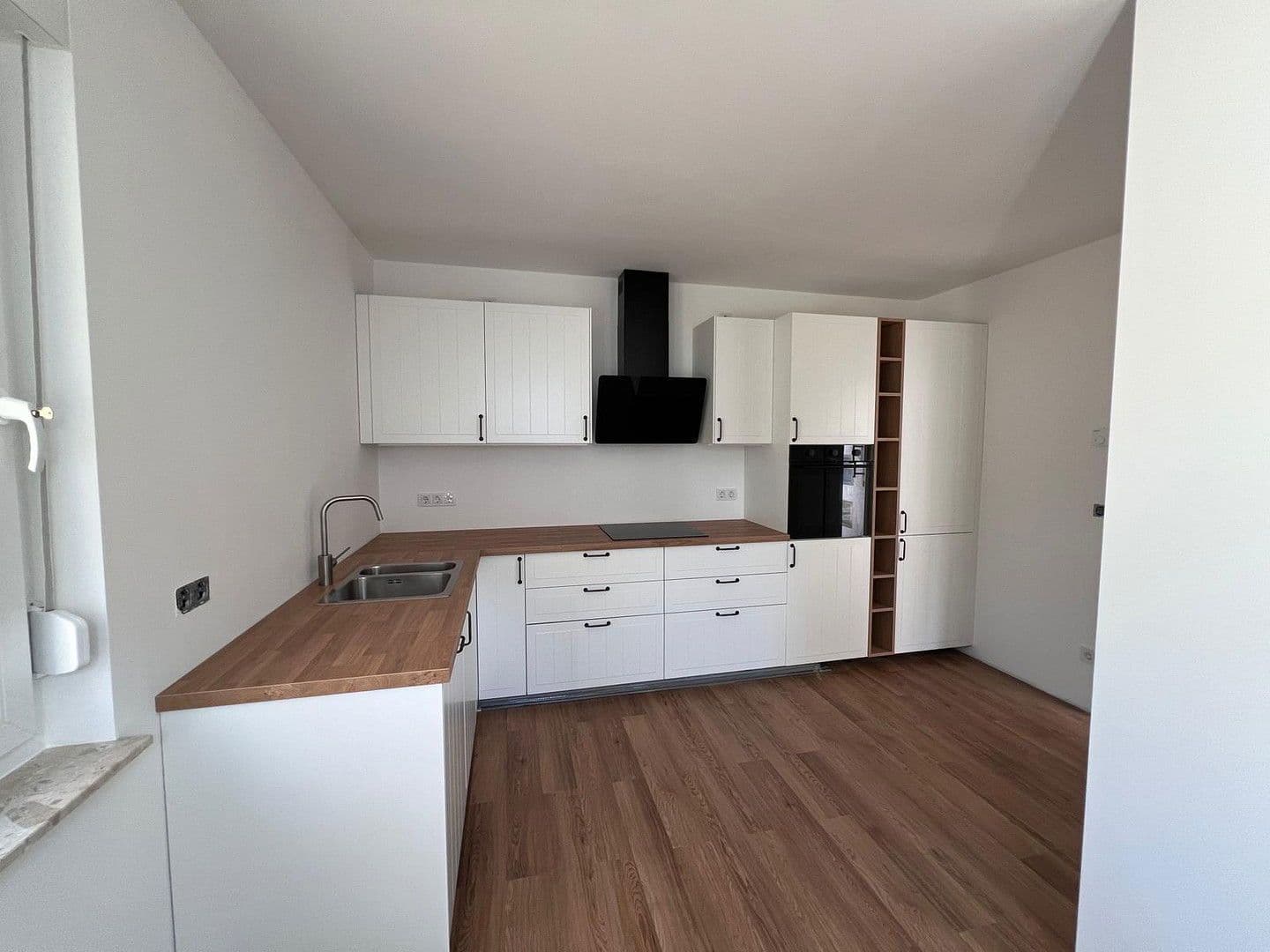 Pronájem domu 137 m², pozemek 300 m², Tiniusstr. 35, Berlin, Berlín Pronájem domu 137 m², pozemek 300 m², Tiniusstr. 35, Berlin, Berlín