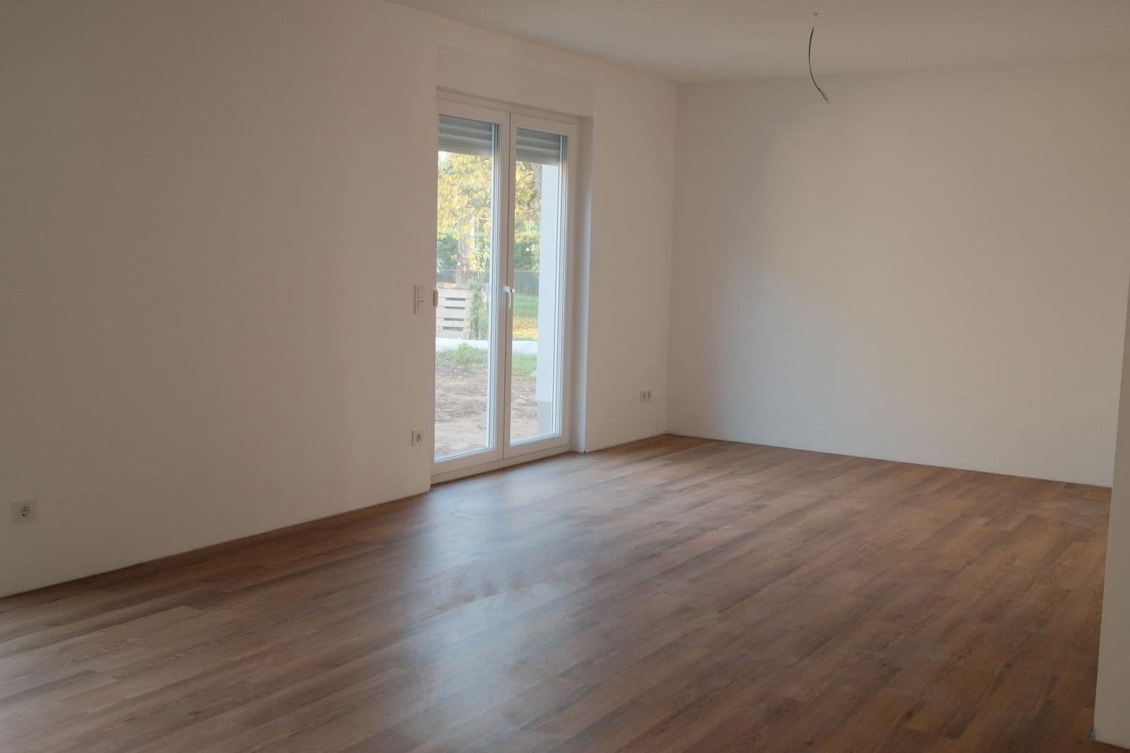 Pronájem domu 137 m², pozemek 300 m², Tiniusstr. 35, Berlin, Berlín Pronájem domu 137 m², pozemek 300 m², Tiniusstr. 35, Berlin, Berlín