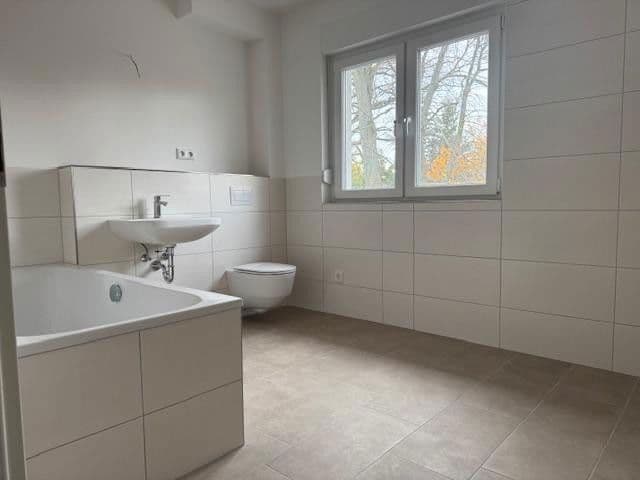 Pronájem domu 137 m², pozemek 300 m², Tiniusstr. 35, Berlin, Berlín Pronájem domu 137 m², pozemek 300 m², Tiniusstr. 35, Berlin, Berlín