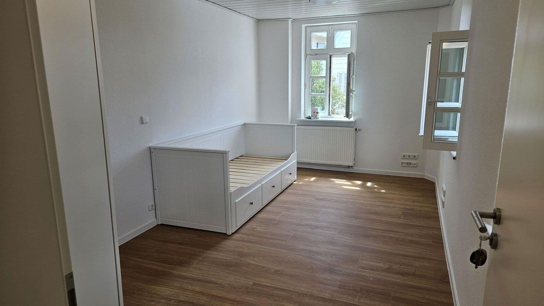 Pronájem domu 250 m², pozemek 720 m², Frankfurter Str. 22, Langen, Hessen Pronájem domu 250 m², pozemek 720 m², Frankfurter Str. 22, Langen, Hessen