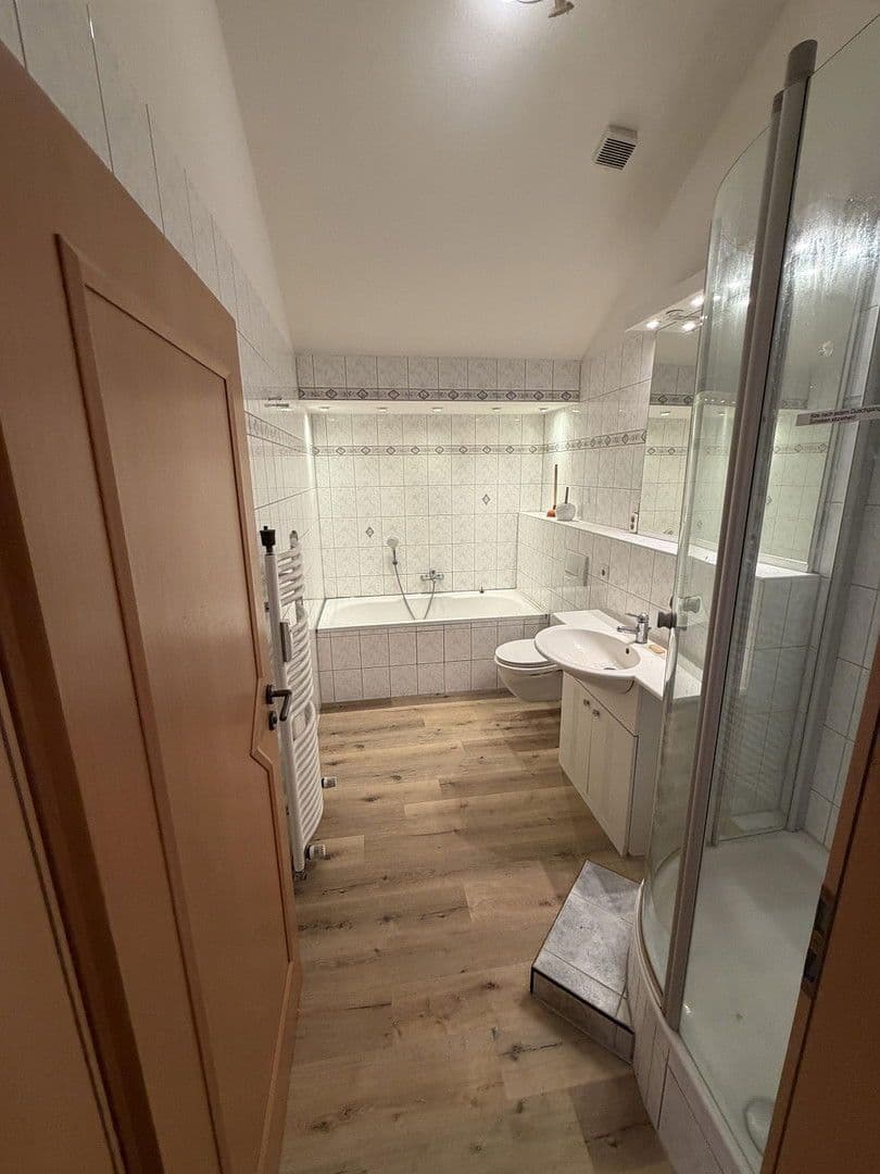 Pronájem bytu 4+1 151 m², Westliche Stadtmauerstraße 64, Erlangen, Bavorsko Pronájem bytu 4+1 151 m², Westliche Stadtmauerstraße 64, Erlangen, Bavorsko