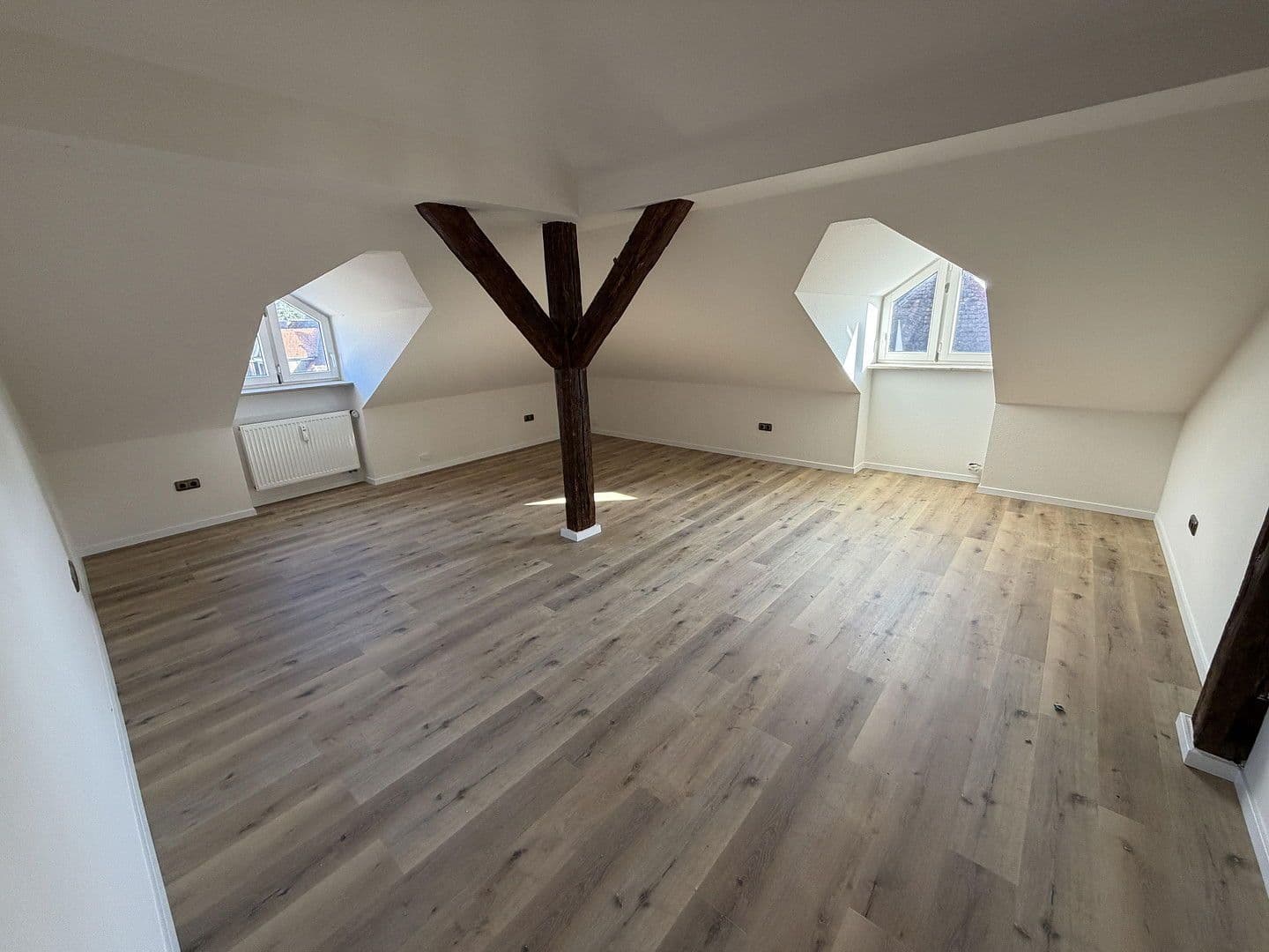 Pronájem bytu 4+1 151 m², Westliche Stadtmauerstraße 64, Erlangen, Bavorsko Pronájem bytu 4+1 151 m², Westliche Stadtmauerstraße 64, Erlangen, Bavorsko