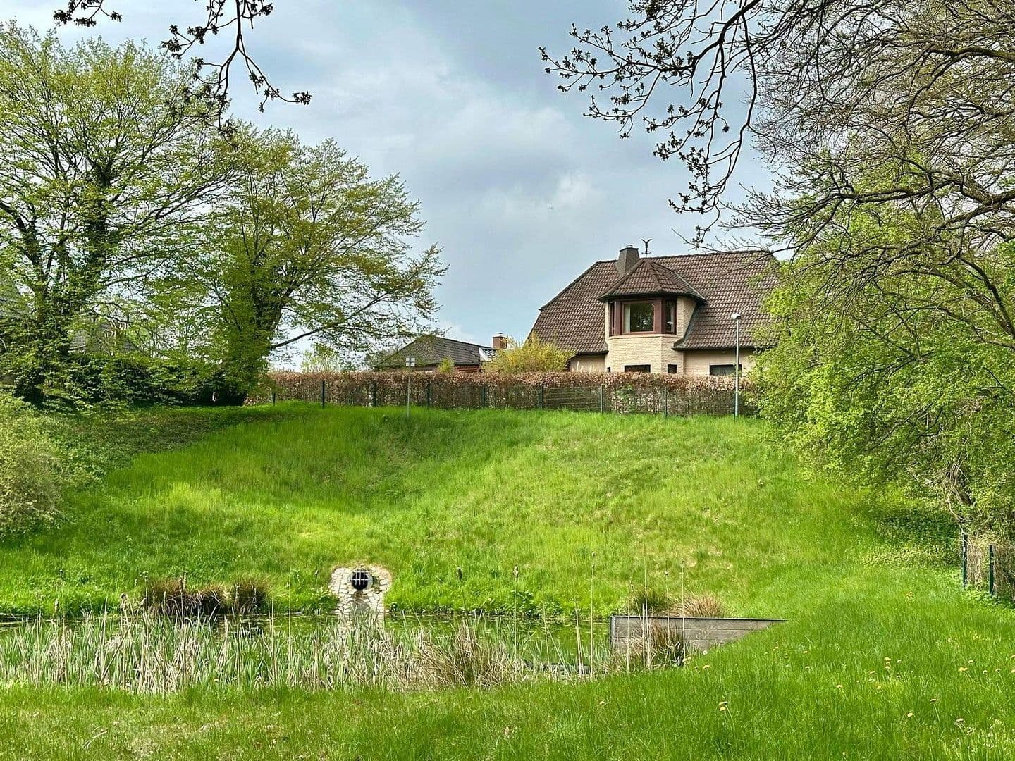 Prodej domu 149 m², pozemek 679 m², Kehrwieder 35, Trittau, Šlesvicko-Holštýnsko Prodej domu 149 m², pozemek 679 m², Kehrwieder 35, Trittau, Šlesvicko-Holštýnsko