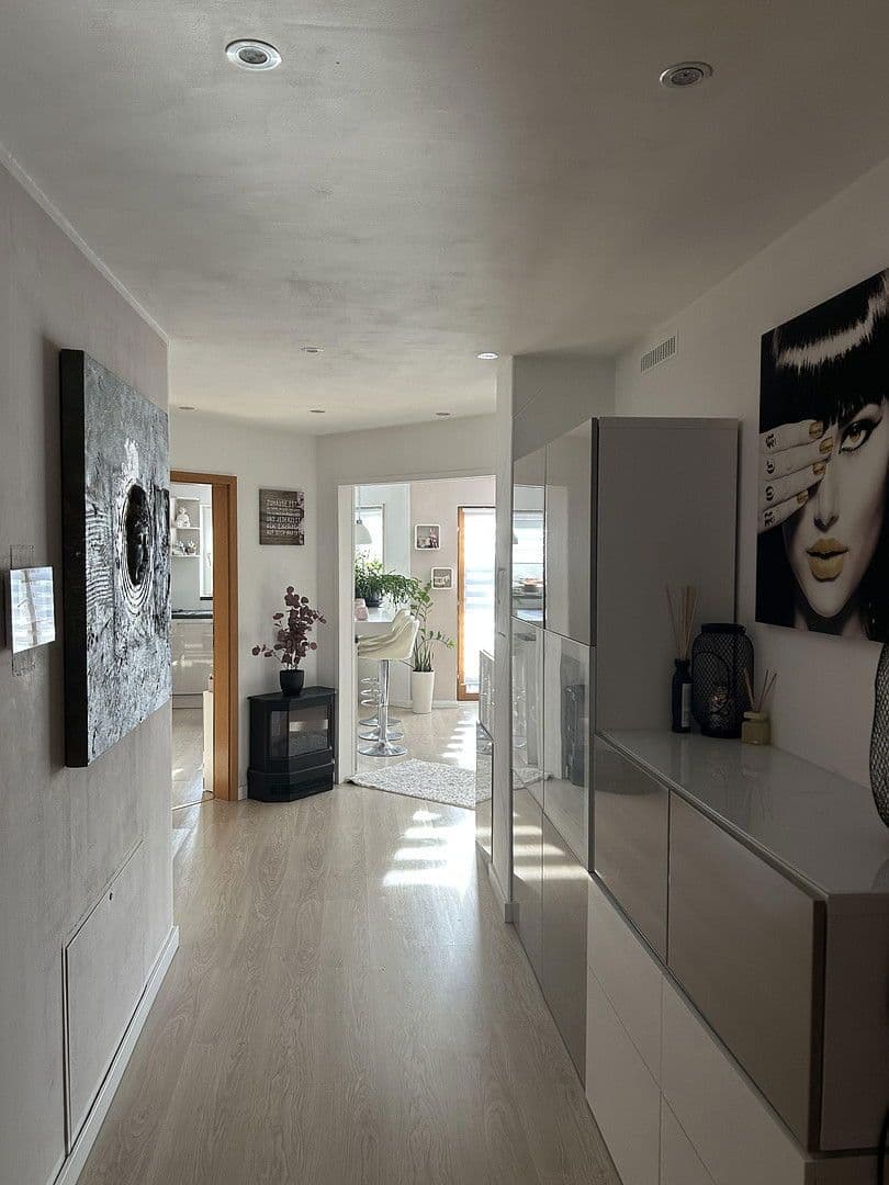 Prodej bytu 4+1 100 m², Sinsheim, Bádensko-Württembersko Prodej bytu 4+1 100 m², Sinsheim, Bádensko-Württembersko