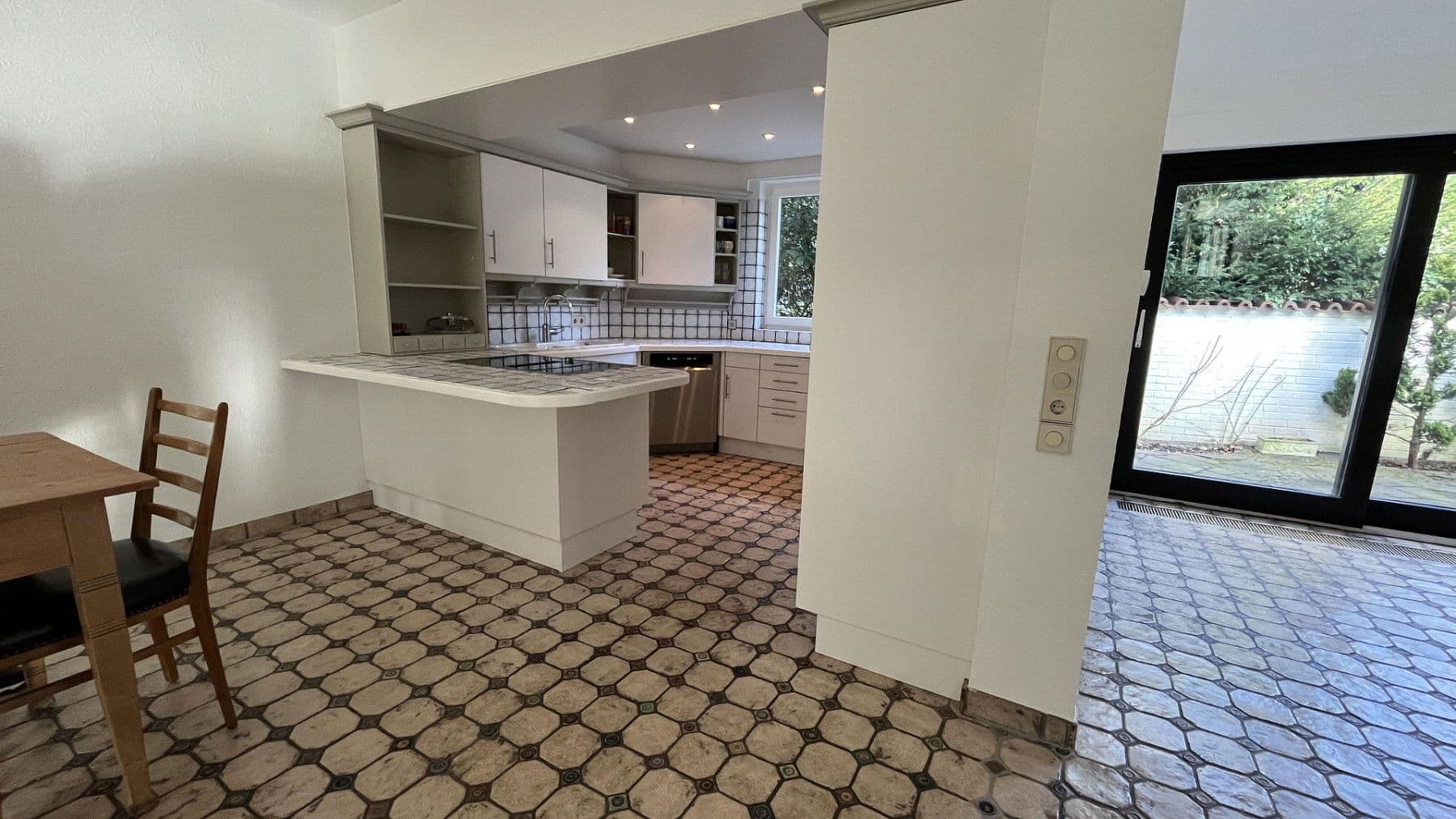 Pronájem domu 240 m², pozemek 450 m², Bad Homburg vor der Höhe, Hessen Pronájem domu 240 m², pozemek 450 m², Bad Homburg vor der Höhe, Hessen