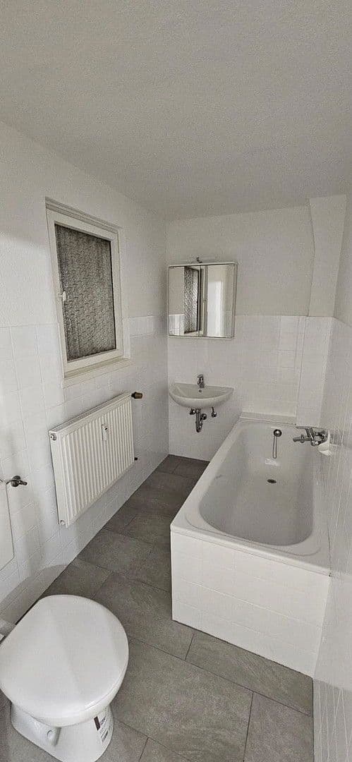 Pronájem bytu 2+1 55 m², Schlesische Straße 61, Düsseldorf, Severní Porýní-Vestfálsko Pronájem bytu 2+1 55 m², Schlesische Straße 61, Düsseldorf, Severní Porýní-Vestfálsko