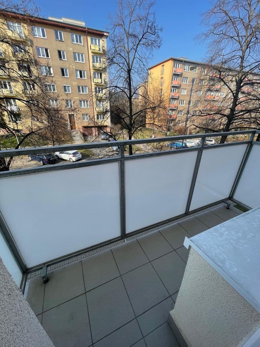 Pronájem bytu 1+1 36 m², Pod Lipami, Praha, Praha Pronájem bytu 1+1 36 m², Pod Lipami, Praha, Praha