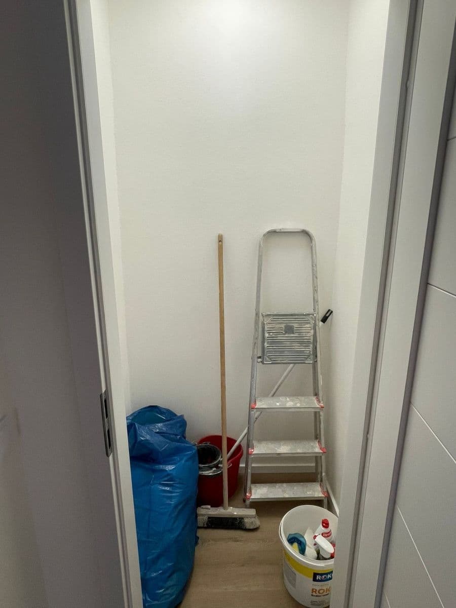 Pronájem bytu 1+1 36 m², Pod Lipami, Praha, Praha Pronájem bytu 1+1 36 m², Pod Lipami, Praha, Praha