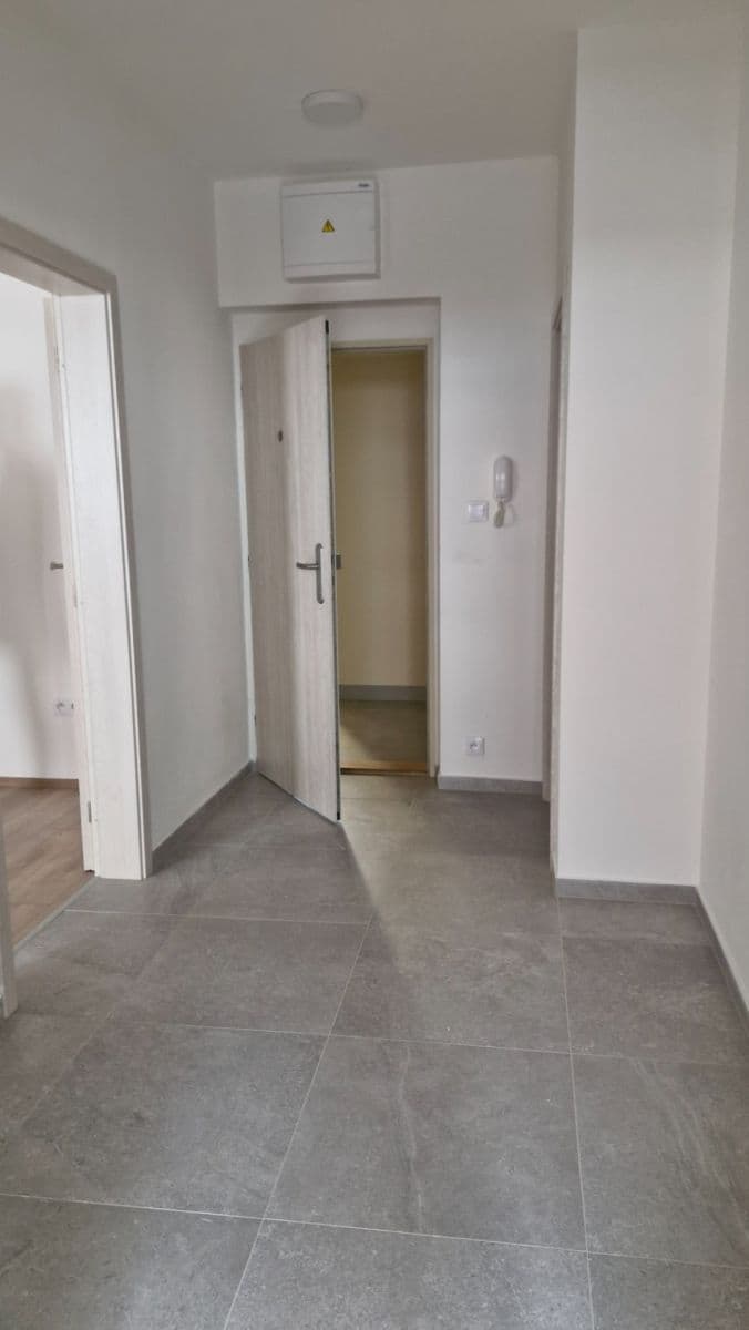 Pronájem bytu 2+kk 60 m², Chvalovka, Brno, Jihomoravský kraj Pronájem bytu 2+kk 60 m², Chvalovka, Brno, Jihomoravský kraj