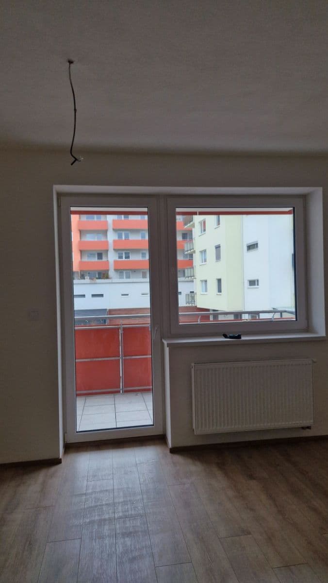 Pronájem bytu 2+kk 60 m², Chvalovka, Brno, Jihomoravský kraj Pronájem bytu 2+kk 60 m², Chvalovka, Brno, Jihomoravský kraj