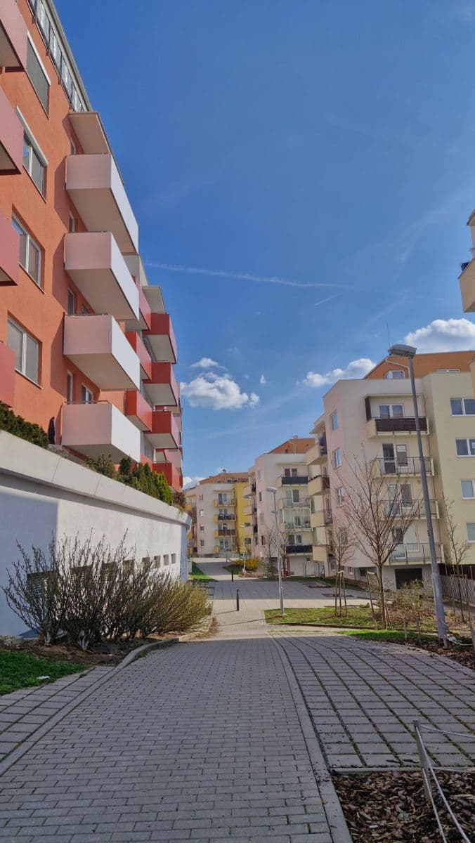 Pronájem bytu 2+kk 60 m², Chvalovka, Brno, Jihomoravský kraj Pronájem bytu 2+kk 60 m², Chvalovka, Brno, Jihomoravský kraj