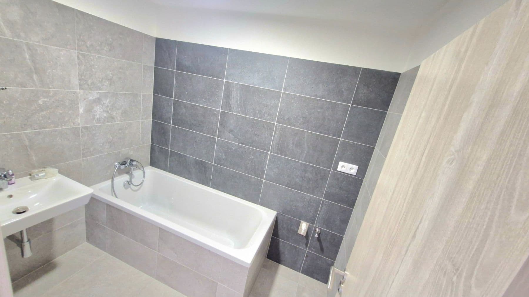 Pronájem bytu 2+kk 60 m², Chvalovka, Brno, Jihomoravský kraj Pronájem bytu 2+kk 60 m², Chvalovka, Brno, Jihomoravský kraj