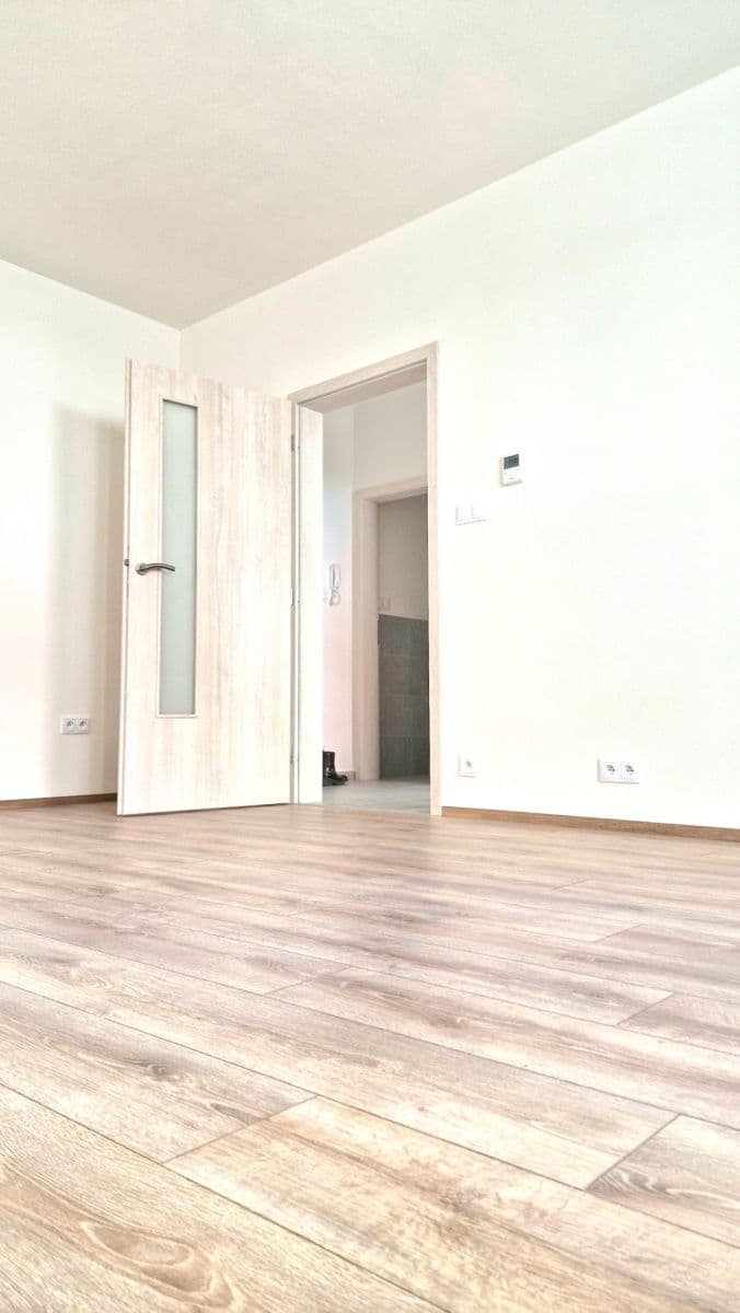 Pronájem bytu 2+kk 60 m², Chvalovka, Brno, Jihomoravský kraj Pronájem bytu 2+kk 60 m², Chvalovka, Brno, Jihomoravský kraj