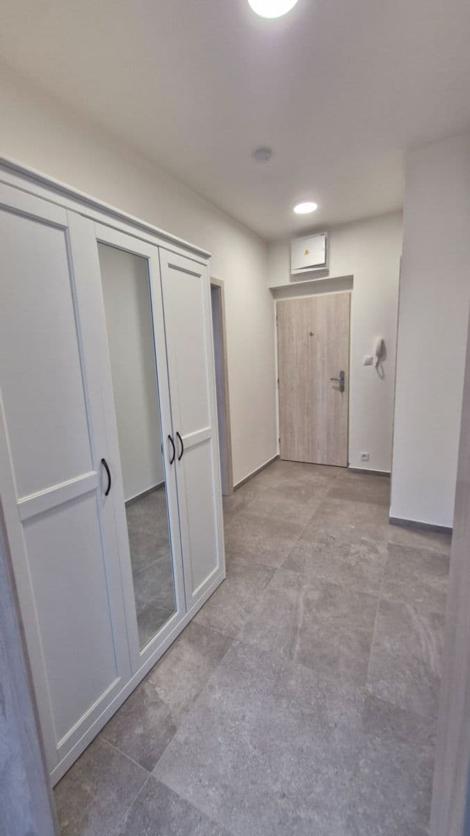 Pronájem bytu 2+kk 60 m², Chvalovka, Brno, Jihomoravský kraj Pronájem bytu 2+kk 60 m², Chvalovka, Brno, Jihomoravský kraj