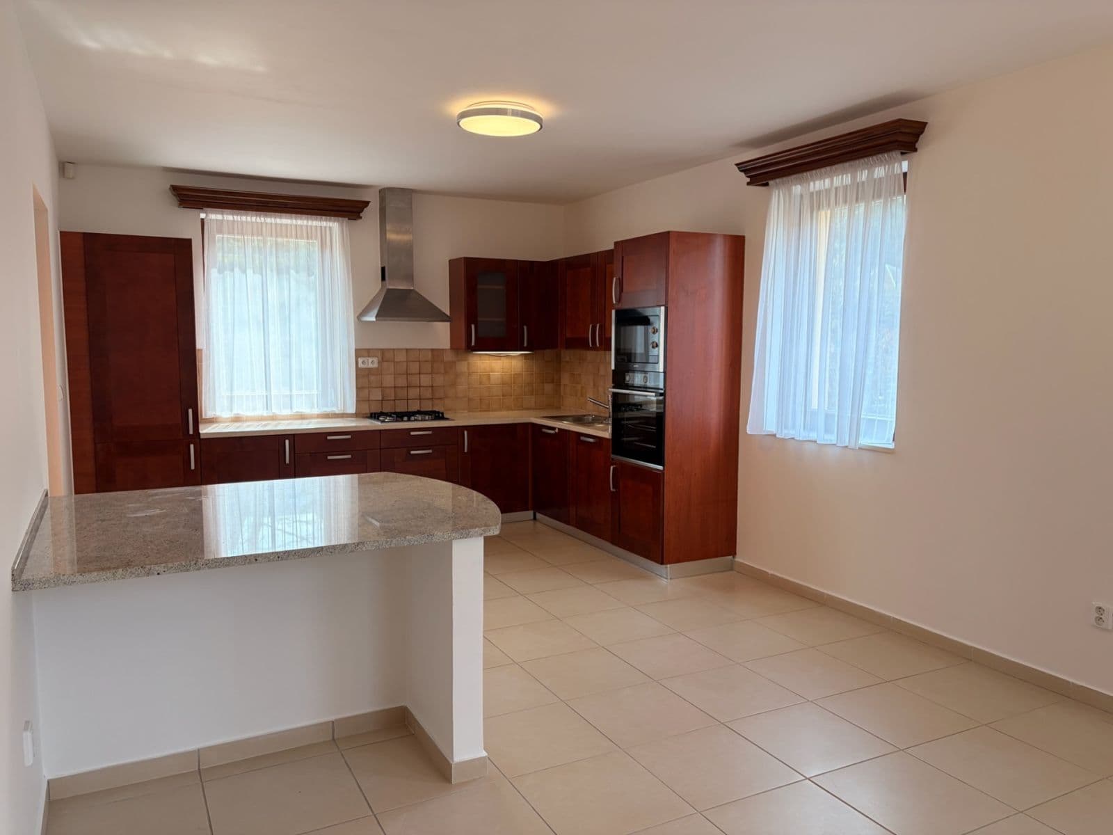 Pronájem domu 266 m², pozemek 713 m², Pod Ovčínem, Praha, Praha Pronájem domu 266 m², pozemek 713 m², Pod Ovčínem, Praha, Praha