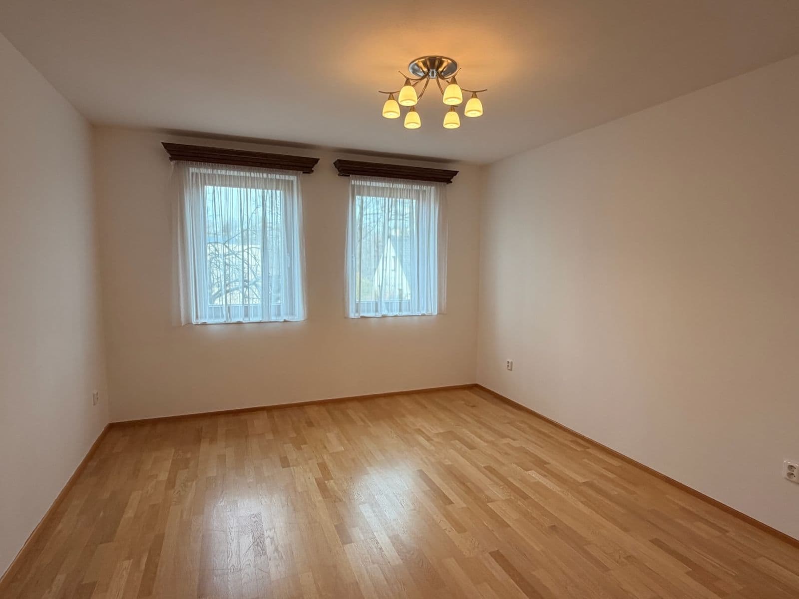 Pronájem domu 266 m², pozemek 713 m², Pod Ovčínem, Praha, Praha Pronájem domu 266 m², pozemek 713 m², Pod Ovčínem, Praha, Praha