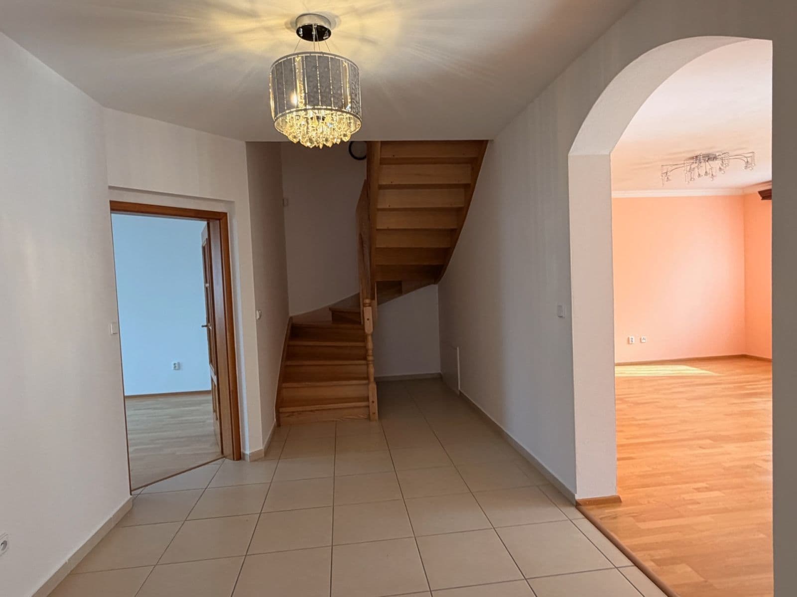 Pronájem domu 266 m², pozemek 713 m², Pod Ovčínem, Praha, Praha Pronájem domu 266 m², pozemek 713 m², Pod Ovčínem, Praha, Praha