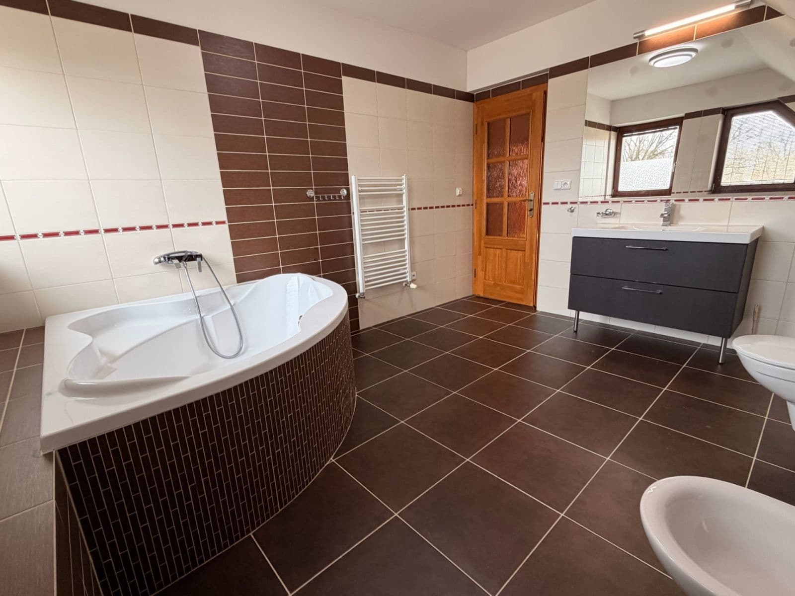 Pronájem domu 266 m², pozemek 713 m², Pod Ovčínem, Praha, Praha Pronájem domu 266 m², pozemek 713 m², Pod Ovčínem, Praha, Praha