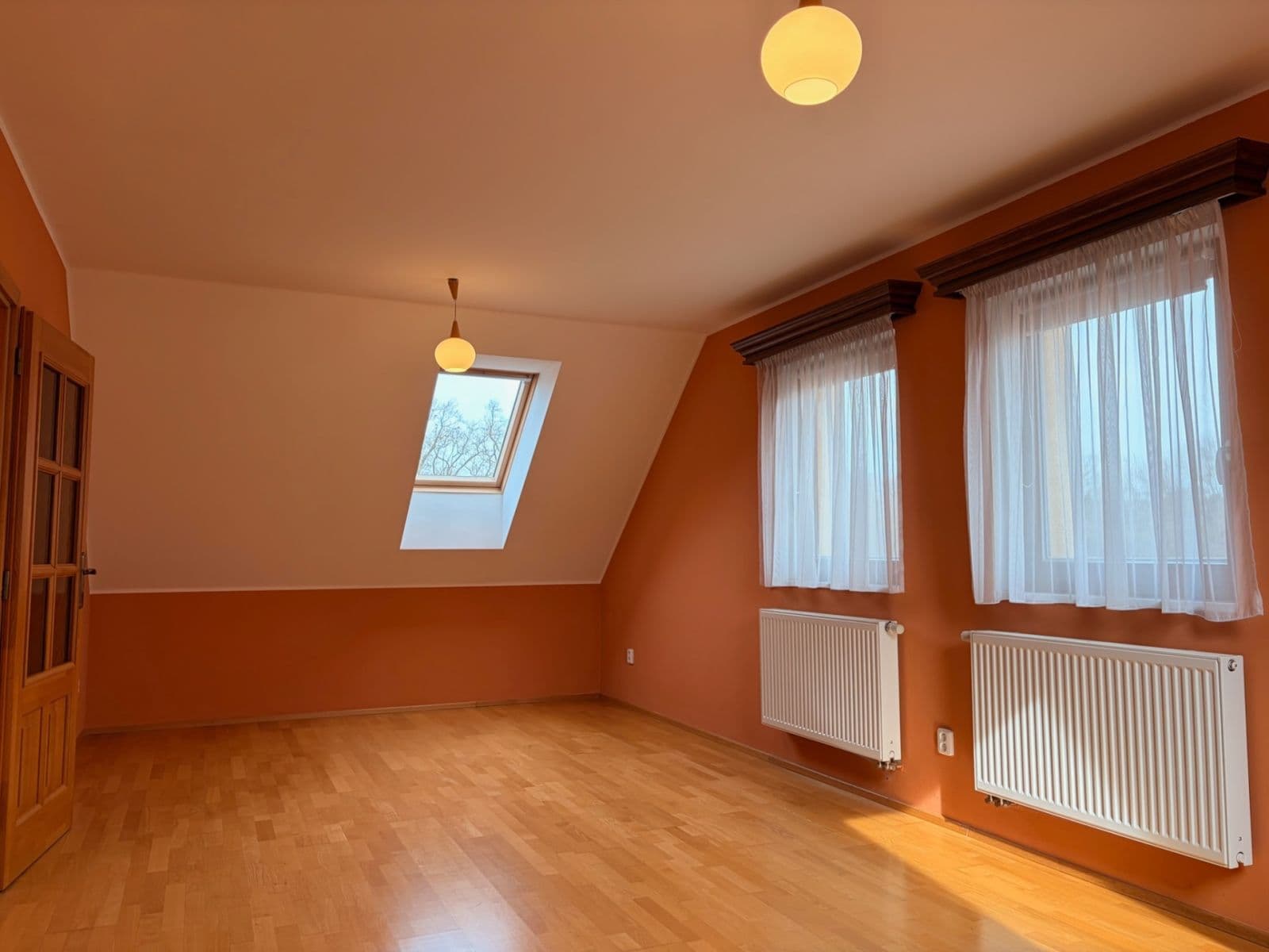 Pronájem domu 266 m², pozemek 713 m², Pod Ovčínem, Praha, Praha Pronájem domu 266 m², pozemek 713 m², Pod Ovčínem, Praha, Praha