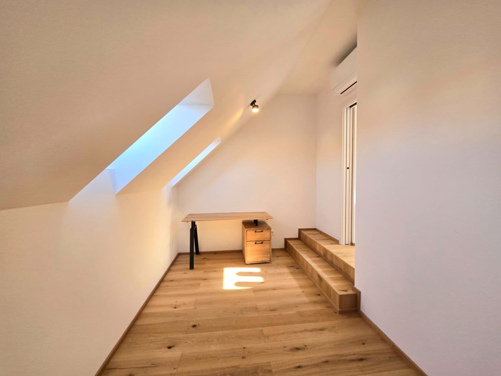 Prodej bytu 3+kk 84 m², Ruská, Praha, Praha Prodej bytu 3+kk 84 m², Ruská, Praha, Praha