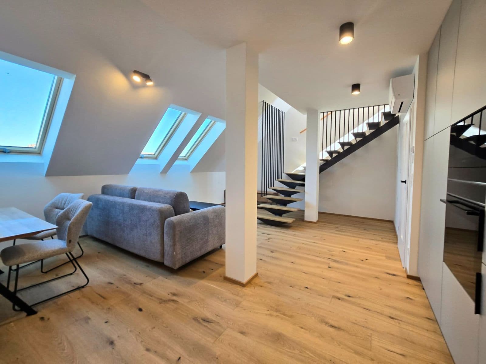 Prodej bytu 3+kk 84 m², Ruská, Praha, Praha Prodej bytu 3+kk 84 m², Ruská, Praha, Praha