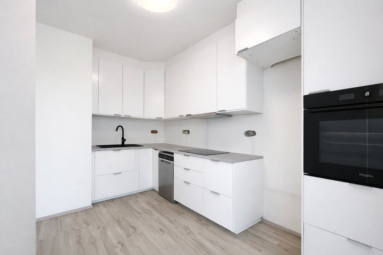 Pronájem bytu 2+kk 45 m², Nádražní, Kralupy nad Vltavou, Středočeský kraj Pronájem bytu 2+kk 45 m², Nádražní, Kralupy nad Vltavou, Středočeský kraj