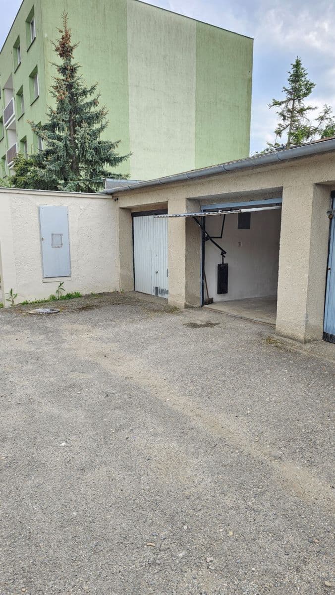 Prodej garáže 15 m², Renčova, Brno, Jihomoravský kraj Prodej garáže 15 m², Renčova, Brno, Jihomoravský kraj