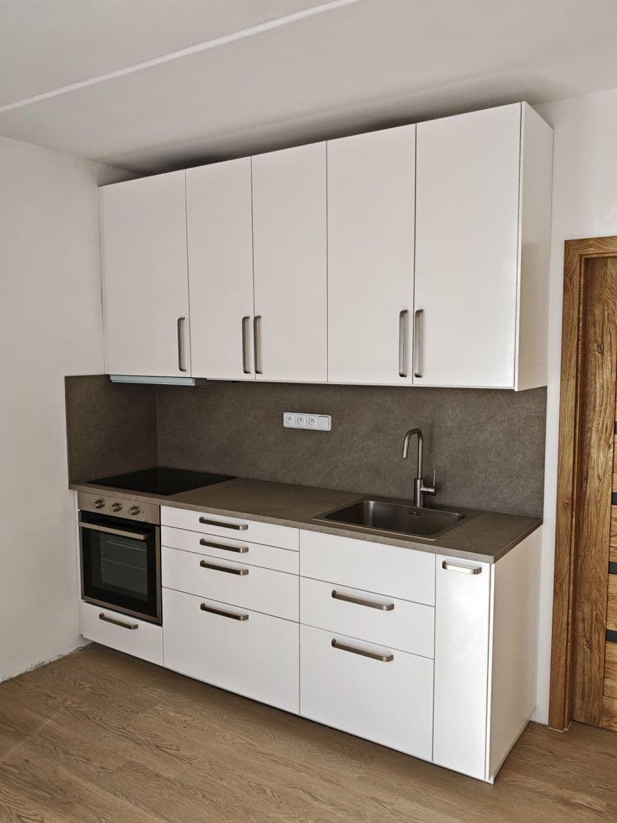 Pronájem bytu 1+kk 27 m², Komenského, Plzeň, Plzeňský kraj Pronájem bytu 1+kk 27 m², Komenského, Plzeň, Plzeňský kraj