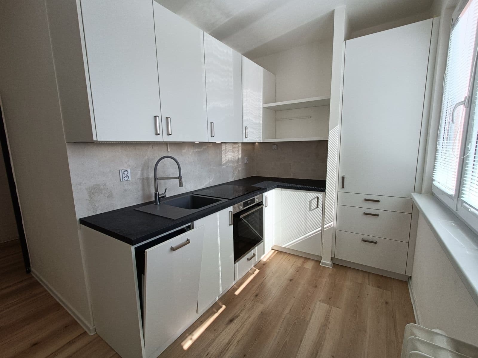 Pronájem bytu 1+1 36 m², Komenského, Odolena Voda, Středočeský kraj Pronájem bytu 1+1 36 m², Komenského, Odolena Voda, Středočeský kraj