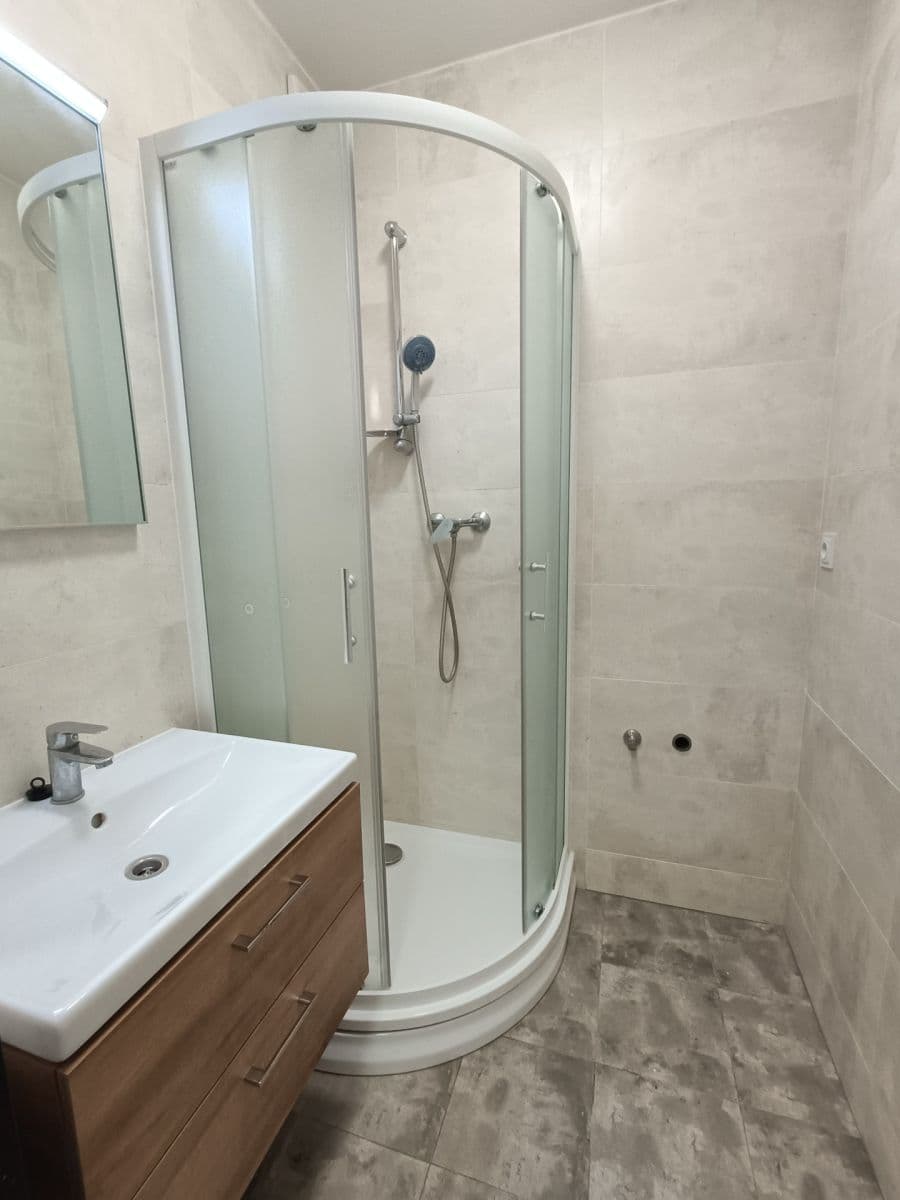 Pronájem bytu 1+1 36 m², Komenského, Odolena Voda, Středočeský kraj Pronájem bytu 1+1 36 m², Komenského, Odolena Voda, Středočeský kraj