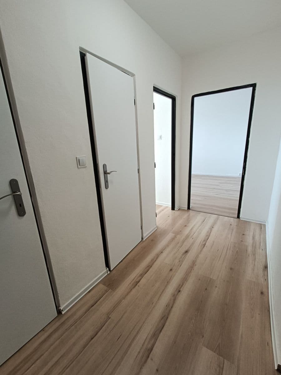 Pronájem bytu 1+1 36 m², Komenského, Odolena Voda, Středočeský kraj Pronájem bytu 1+1 36 m², Komenského, Odolena Voda, Středočeský kraj