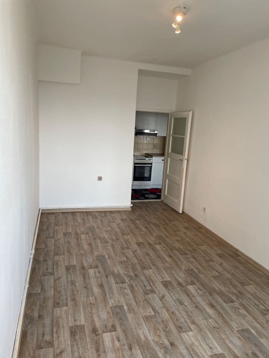Pronájem bytu 2+1 50 m², Křížová, Praha, Praha Pronájem bytu 2+1 50 m², Křížová, Praha, Praha