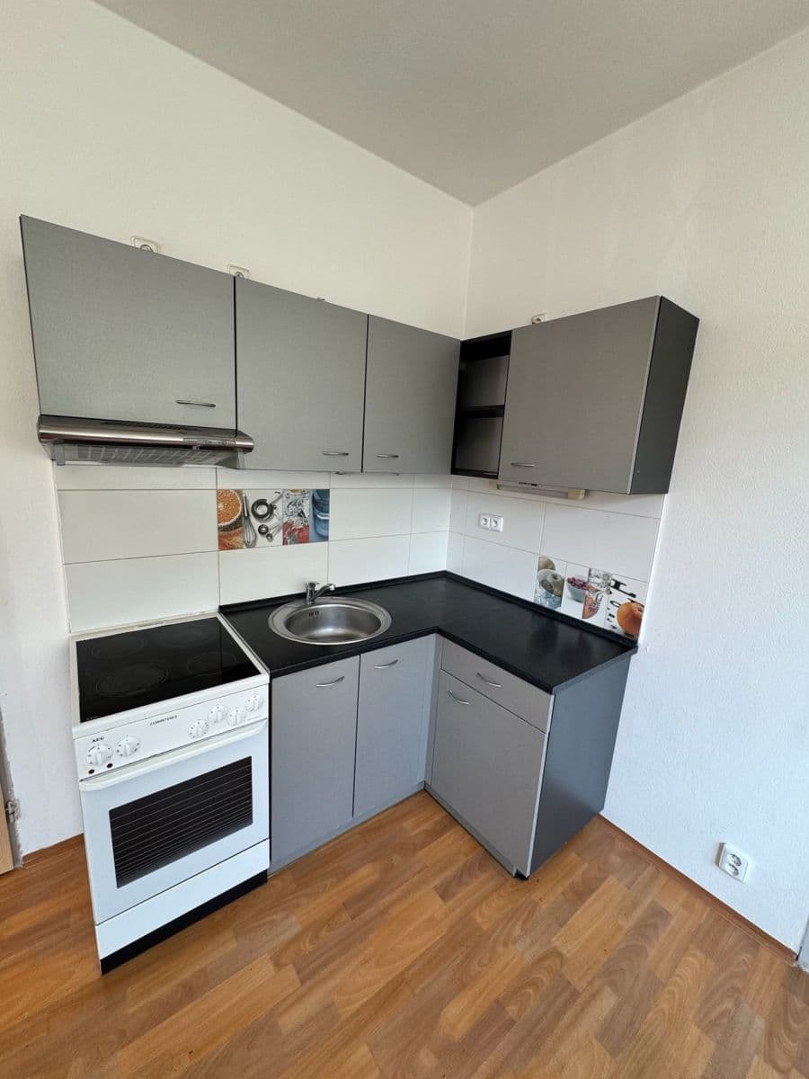 Pronájem bytu 2+kk 42 m², Jamborova, Brno, Jihomoravský kraj Pronájem bytu 2+kk 42 m², Jamborova, Brno, Jihomoravský kraj