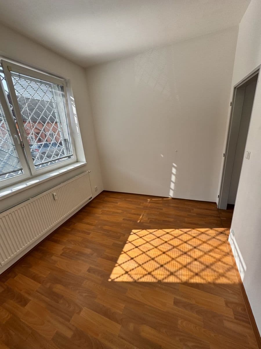 Pronájem bytu 2+kk 42 m², Jamborova, Brno, Jihomoravský kraj Pronájem bytu 2+kk 42 m², Jamborova, Brno, Jihomoravský kraj