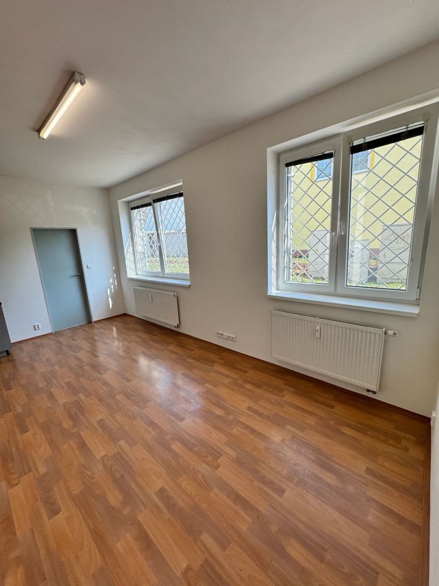 Pronájem bytu 2+kk 42 m², Jamborova, Brno, Jihomoravský kraj Pronájem bytu 2+kk 42 m², Jamborova, Brno, Jihomoravský kraj