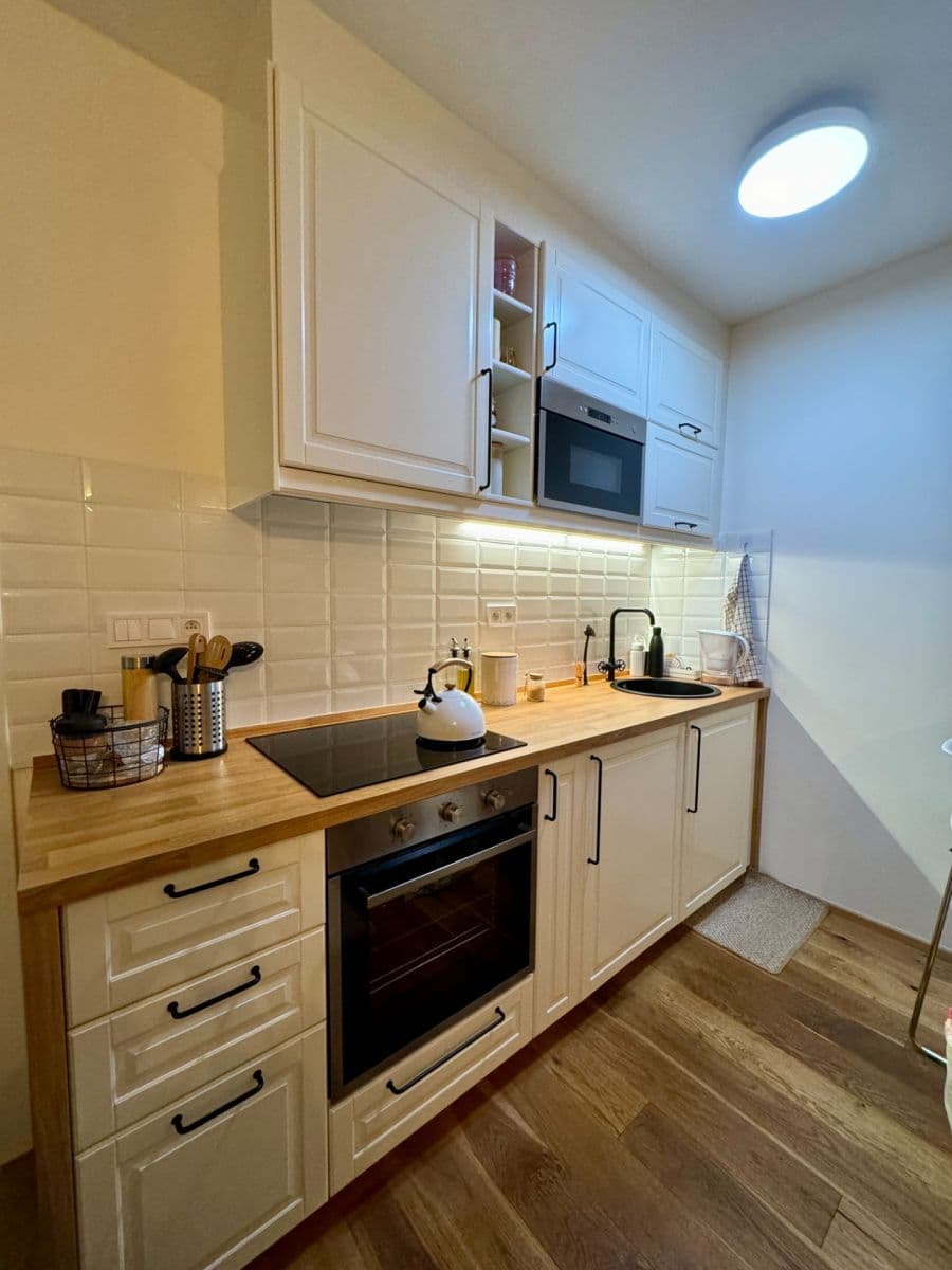 Pronájem bytu 1+kk 24 m², Perucká, Praha, Praha Pronájem bytu 1+kk 24 m², Perucká, Praha, Praha