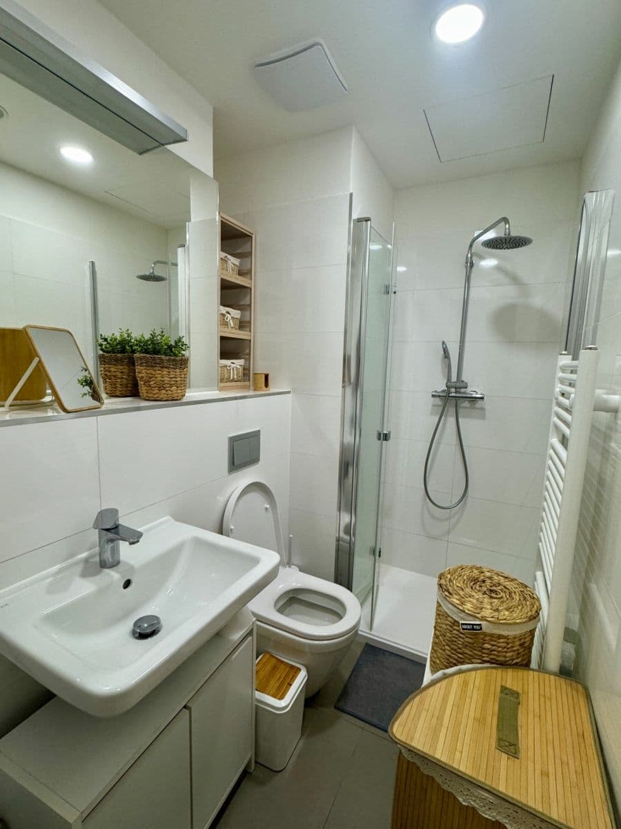 Pronájem bytu 1+kk 24 m², Perucká, Praha, Praha Pronájem bytu 1+kk 24 m², Perucká, Praha, Praha