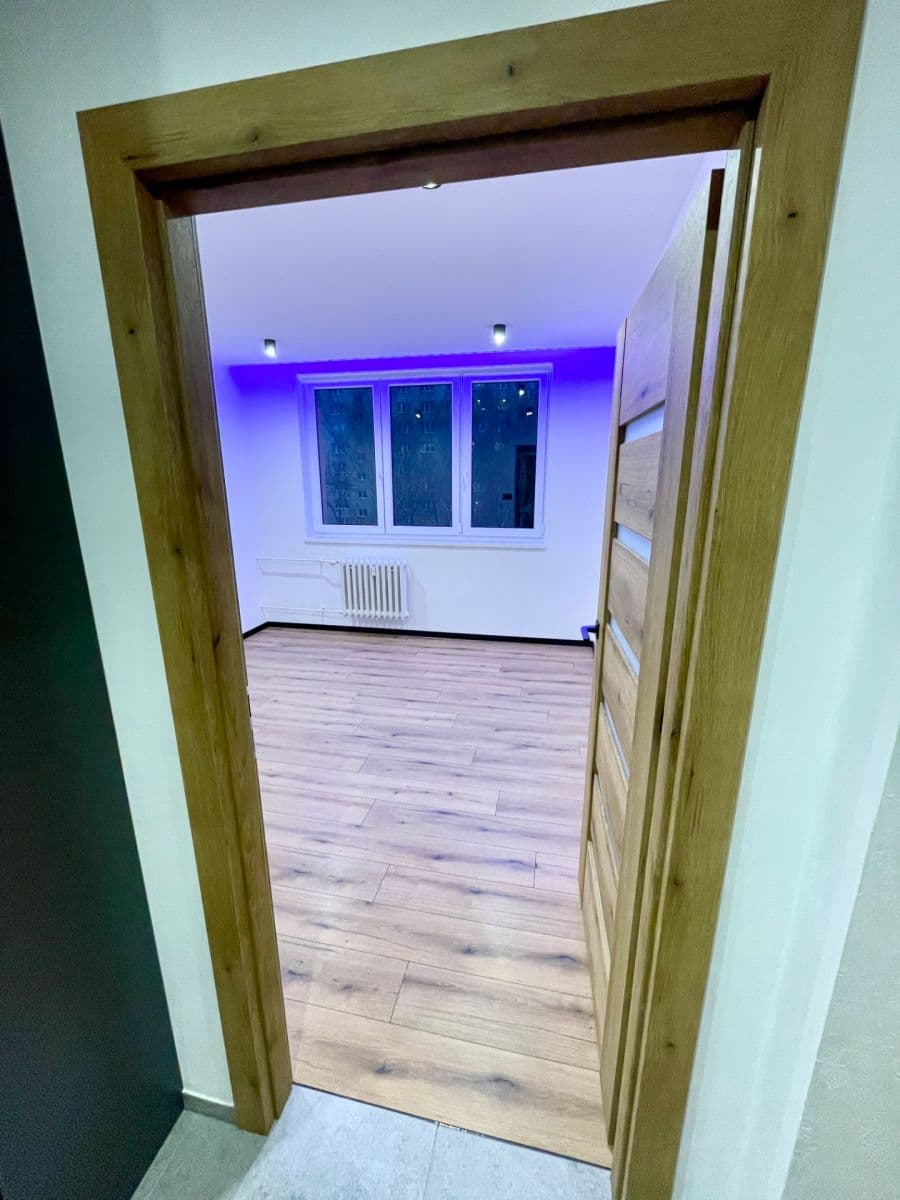 Prodej bytu 3+1 64 m², Výškovická, Ostrava, Moravskoslezský kraj Prodej bytu 3+1 64 m², Výškovická, Ostrava, Moravskoslezský kraj