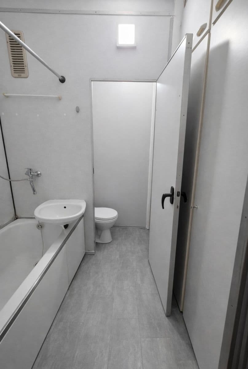 Pronájem bytu 1+1 41 m², J. E. Purkyně, Frýdek-Místek, Moravskoslezský kraj Pronájem bytu 1+1 41 m², J. E. Purkyně, Frýdek-Místek, Moravskoslezský kraj