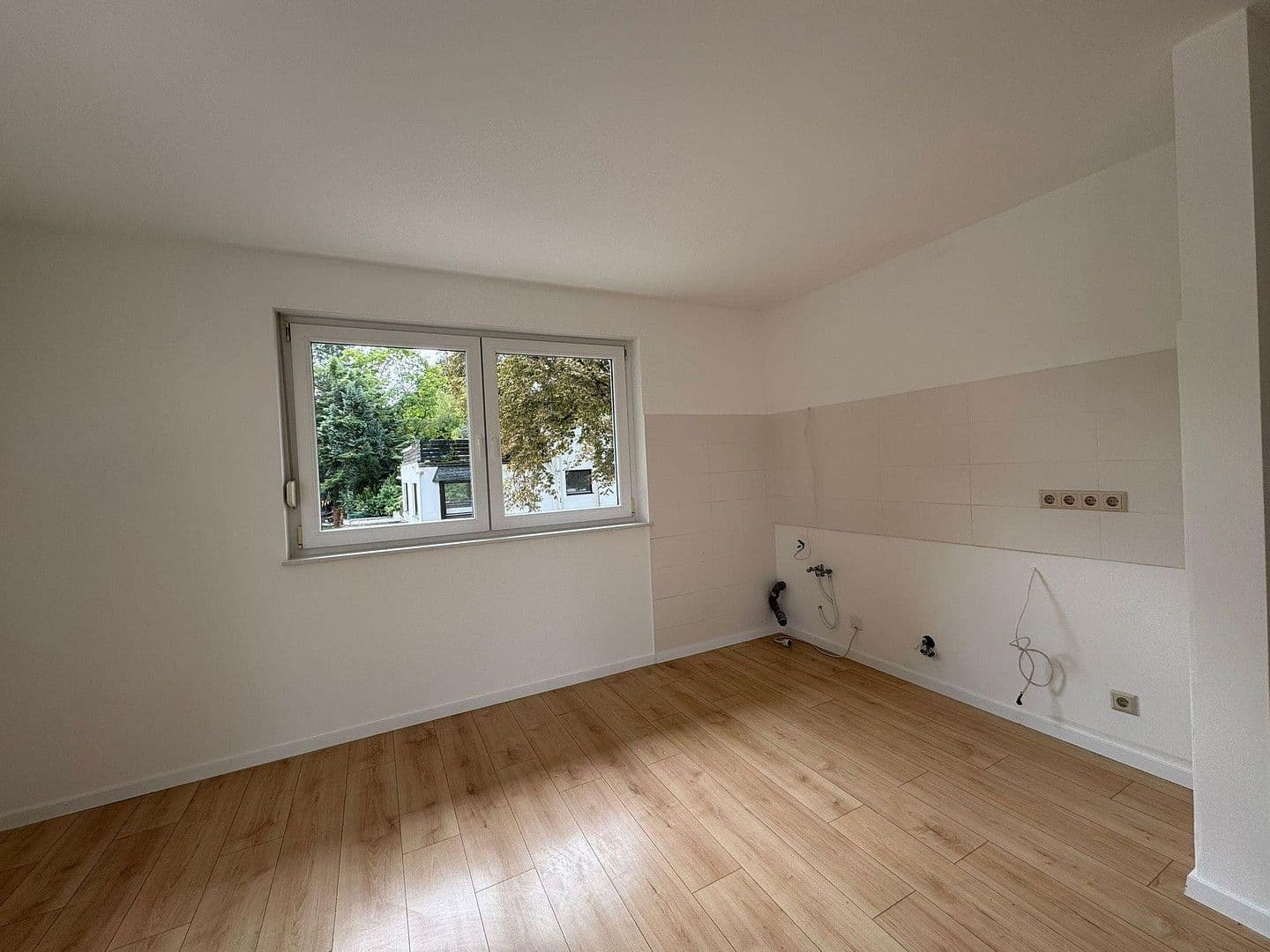 Prodej bytu 3+1 82 m², Bonn, Severní Porýní-Vestfálsko Prodej bytu 3+1 82 m², Bonn, Severní Porýní-Vestfálsko