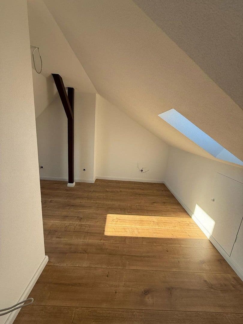 Pronájem bytu 1+1 40 m², Gutenbergstr. 2, Pforzheim, Bádensko-Württembersko Pronájem bytu 1+1 40 m², Gutenbergstr. 2, Pforzheim, Bádensko-Württembersko